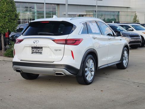 Used 2019 INFINITI QX50 Essential w/ Premium Heat Package image 7