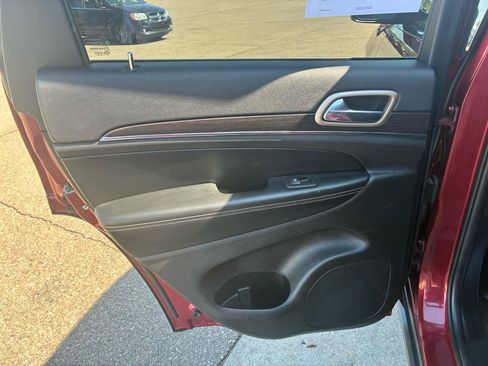 Used 2015 Jeep Grand Cherokee Limited AWD/4WD image 14