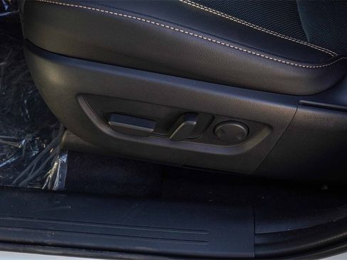 New 2025 MAZDA CX-70 Plug-In Hybrid w/ Premium Pkg image 24