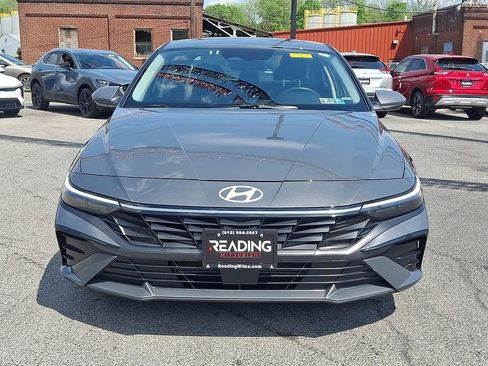 Used 2025 Hyundai Elantra SEL FWD image 2