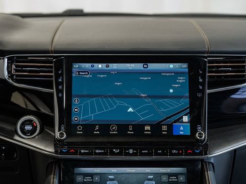 New 2024 Jeep Grand Wagoneer Series III w/ HD Trailer Tow Package image 24