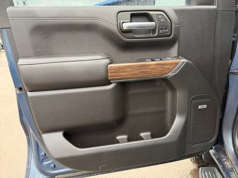 Used 2019 Chevrolet Silverado 1500 High Country w/ Z71 Off-Road Package image 22