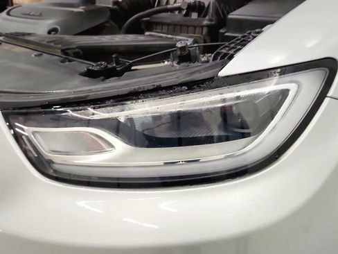 Used 2024 Chrysler Pacifica Touring-L image 14