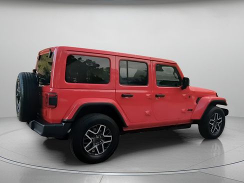 Used 2026 Jeep Wrangler Unlimited Sahara AWD/4WD image 29