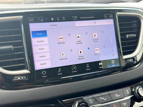 Used 2024 Chrysler Pacifica Touring-L FWD image 13