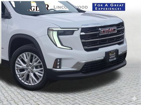 Used 2024 GMC Acadia Elevation AWD/4WD image 2