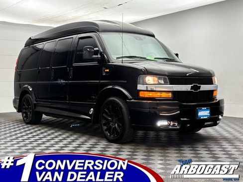 Used 2021 Chevrolet Express 2500 image 1