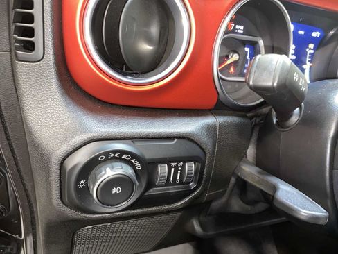 Used 2020 Jeep Wrangler Unlimited Rubicon AWD/4WD image 24