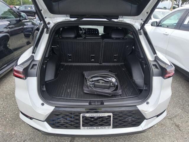 Used 2025 Chevrolet Equinox EV RS w/ LPO, Illumination Package FWD image 6