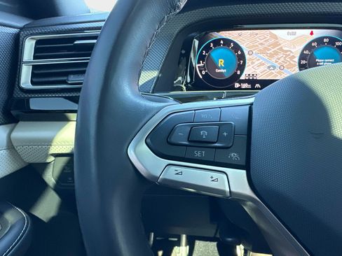 Used 2024 Volkswagen Atlas Cross Sport SEL Premium R-Line image 32