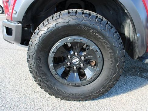 Used 2018 Ford F150 Raptor w/ Equipment Group 802A Luxury image 10