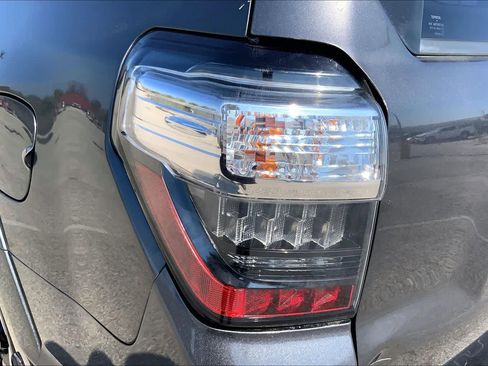 Used 2014 Toyota 4Runner Limited image 28