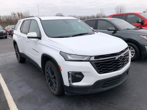 Certified 2023 Chevrolet Traverse RS image 3