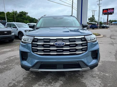 New 2026 Ford Explorer Active RWD image 2