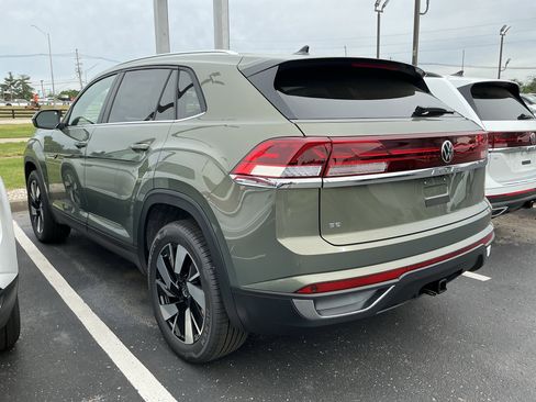 New 2026 Volkswagen Atlas Cross Sport SE FWD image 5