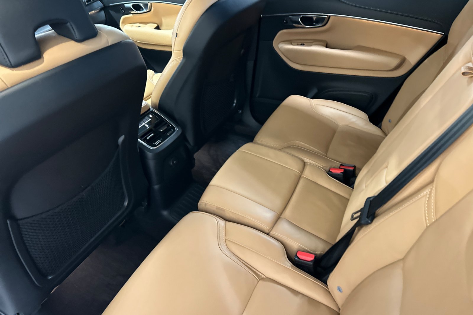 Certified 2025 Volvo XC90 T8 Ultra w/ Protection Package AWD/4WD image 5