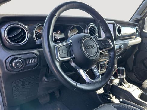 Used 2022 Jeep Wrangler Unlimited Sahara image 11