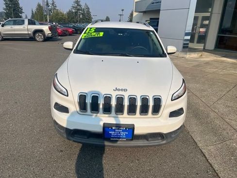 Used 2015 Jeep Cherokee Latitude w/ Comfort/Convenience Group FWD image 3