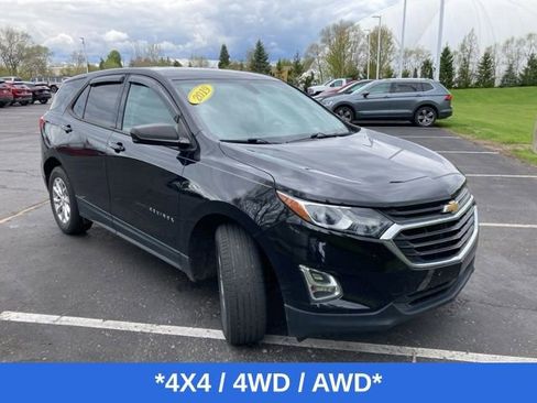 Used 2019 Chevrolet Equinox LS w/ LS Convenience Package AWD/4WD image 2