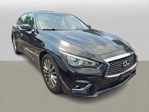 Used 2019 INFINITI Q50 Luxe w/ Essential Package (3.0T Luxe) AWD/4WD image 2