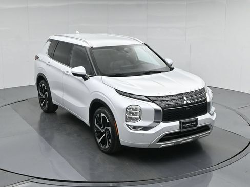 Used 2024 Mitsubishi Outlander SEL FWD image 36