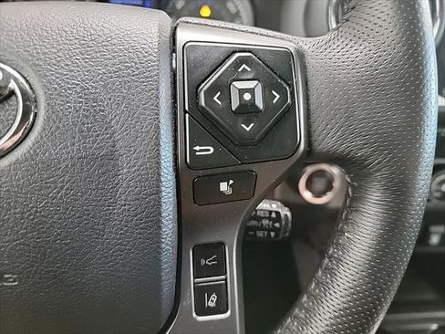 Certified 2020 Toyota Tacoma TRD Off-Road image 18