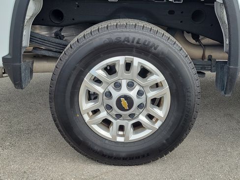 Used 2025 Chevrolet Silverado 2500 LT w/ Safety Package image 9