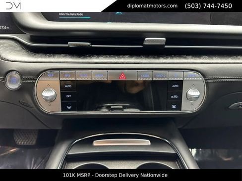 Used 2025 Genesis G90 3.5T AWD/4WD image 33