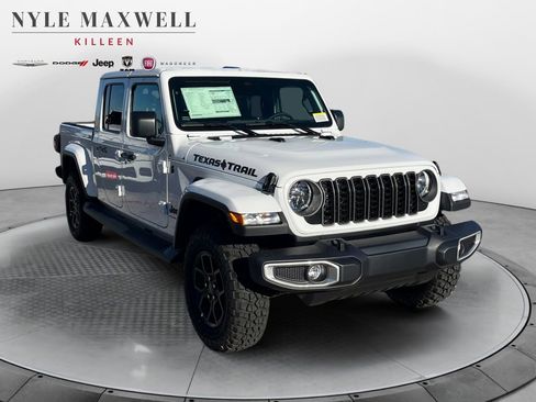 New 2026 Jeep Gladiator Sport image 2