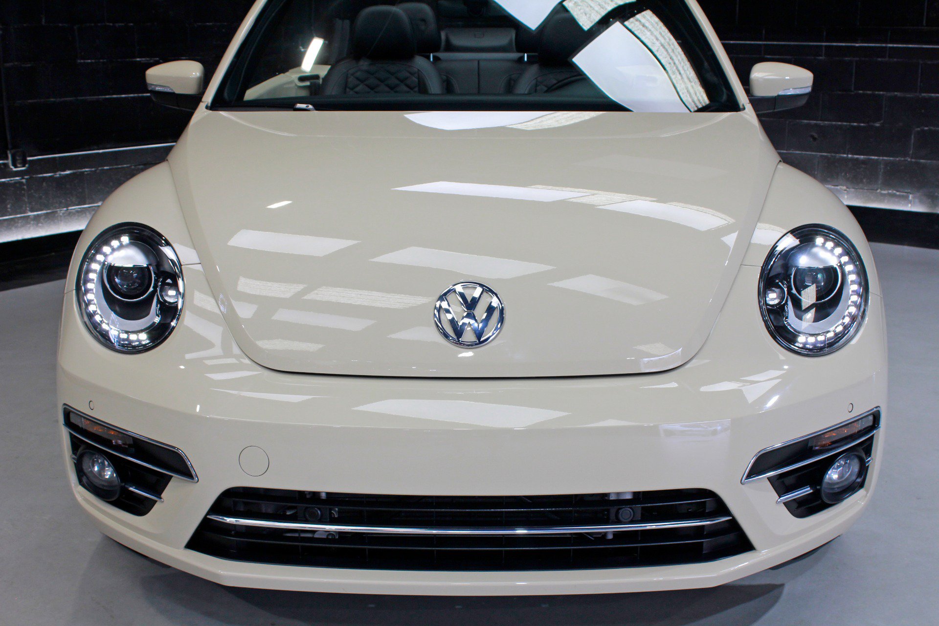 Used 2019 Volkswagen Beetle 2.0T S FWD image 12
