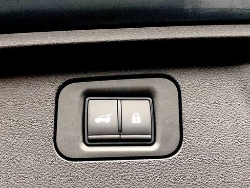 New 2026 Nissan Armada SL w/ Captain's Chari Seat Package image 18