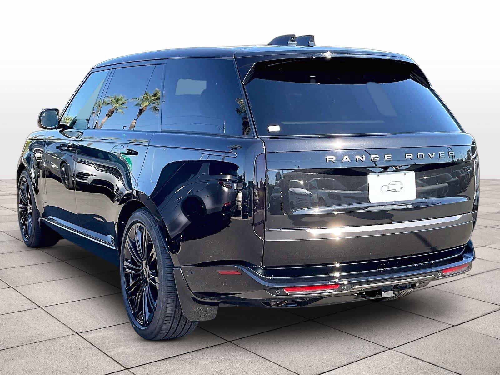 New 2026 Land Rover Range Rover Long Wheelbase SE AWD/4WD image 3