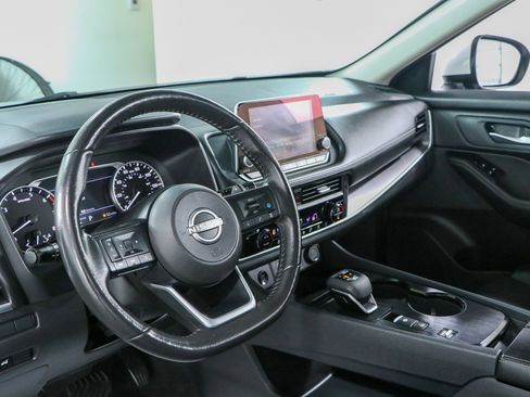 Used 2024 Nissan Rogue SV w/ SV Premium Package FWD image 23