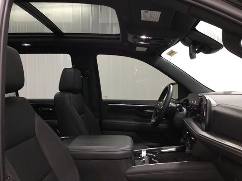 Used 2025 Chevrolet Tahoe Z71 w/ Comfort Package image 24