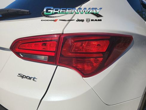 Used 2017 Hyundai Santa Fe Sport image 7