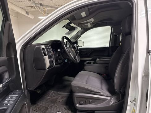 Used 2018 Chevrolet Silverado 1500 LT w/ Trailering Package AWD/4WD image 19