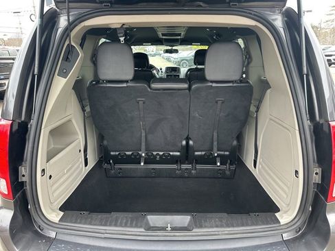 Used 2016 Dodge Grand Caravan SXT image 27