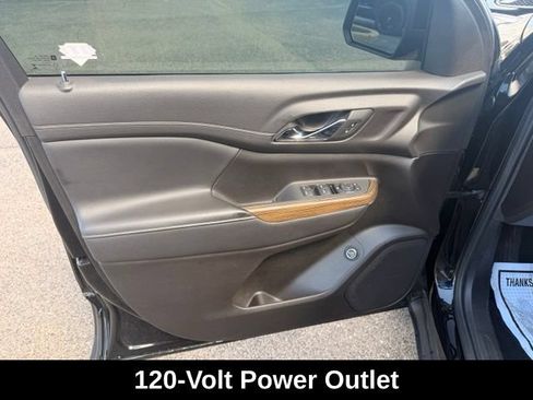 Used 2022 GMC Acadia SLE w/ Driver Convenience Package FWD image 10