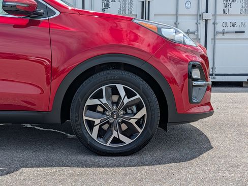 Used 2022 Kia Sportage EX w/ EX Technology Package FWD image 11