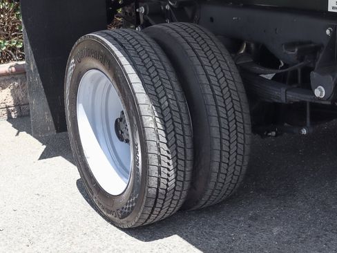 Used 2024 Ford F450 XL w/ XL Chrome Package image 44