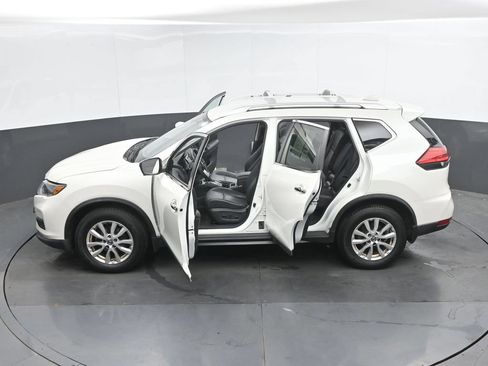 Used 2017 Nissan Rogue SV w/ SV Premium Package AWD/4WD image 41