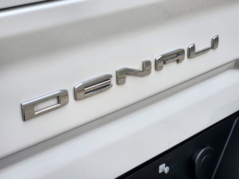 Used 2024 GMC Sierra 2500 Denali w/ Denali Reserve Package AWD/4WD image 30