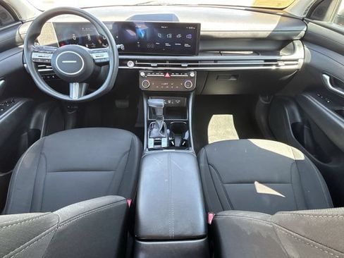 Used 2025 Hyundai Tucson SEL FWD image 11