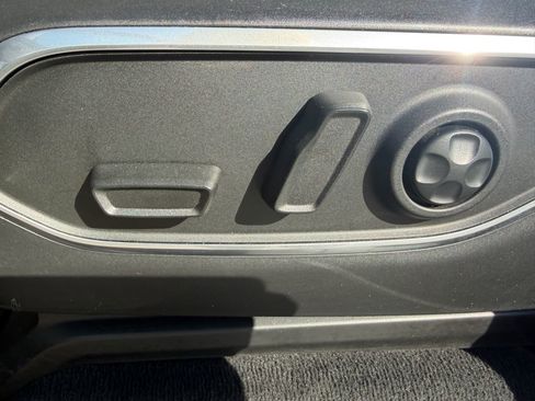 Used 2022 Jeep Wagoneer Series III w/ Premium Group I image 19