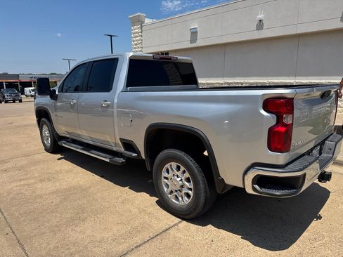 Used 2022 Chevrolet Silverado 2500 LT w/ Convenience Package AWD/4WD image 6