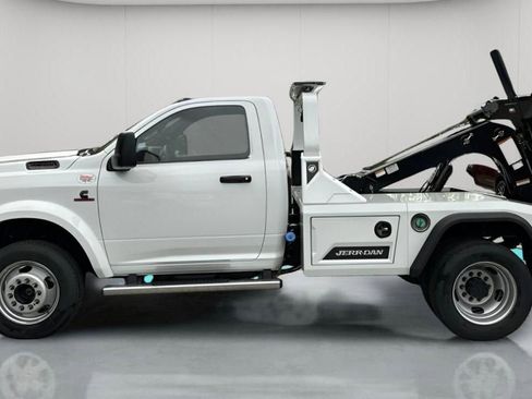 New 2024 RAM 4500 Tradesman image 9