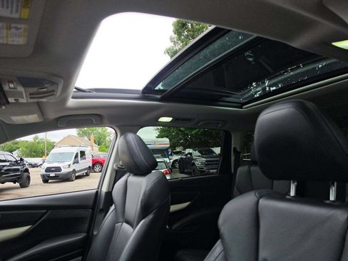 Used 2022 Subaru Ascent Limited w/ Technology Package AWD/4WD image 5