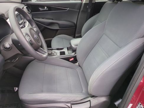 Used 2016 Kia Sorento LX image 11