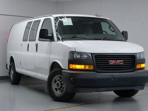 Used 2019 GMC Savana 2500 Extended Van 3D w/ Driver Convenience Package image 4