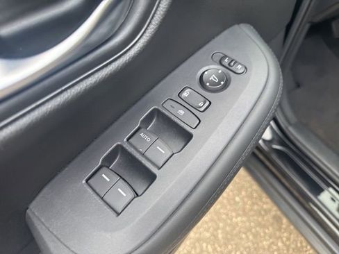 Certified 2023 Honda HR-V LX image 19